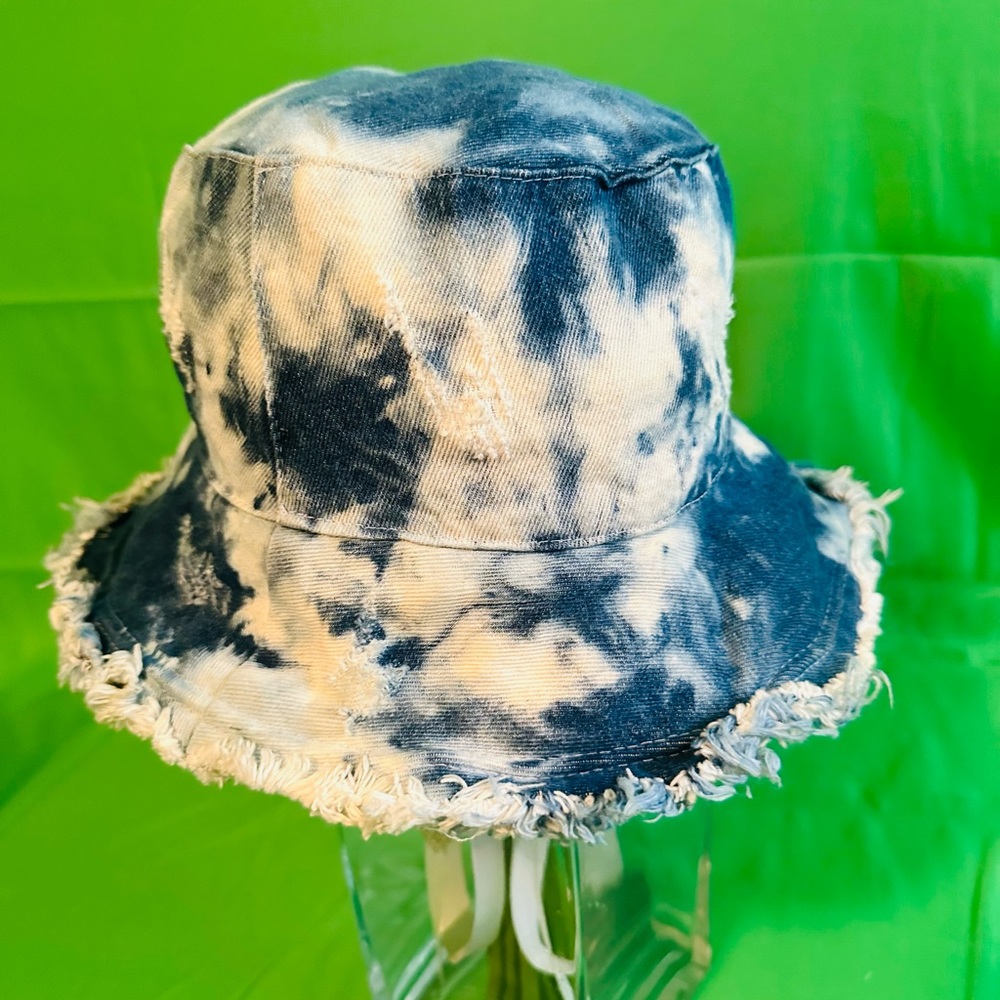 Out THa mud bucket hat